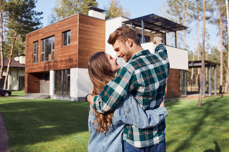 Nicht immer erfüllt sich das Eheglück in der gemeinsamen Immobilie. Wenn es zur Scheidung kommt, ist fachanwaltliche Beratung dringend geboten.